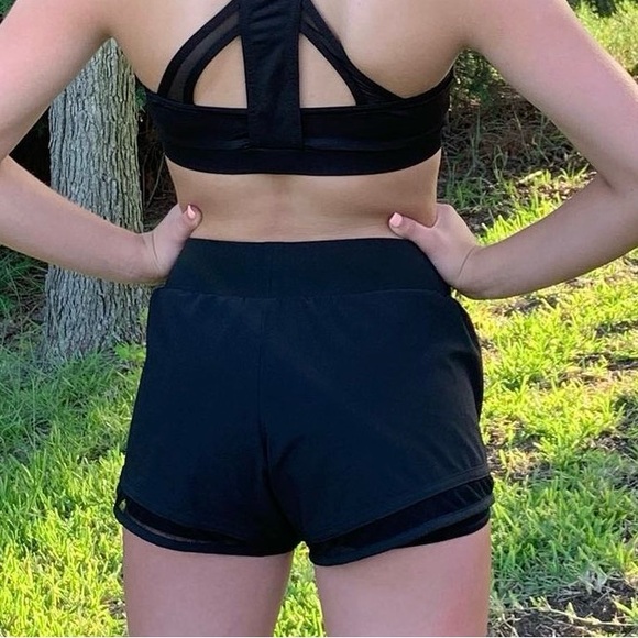 Varsity Black Mesh Detail Shorts. New. Size Youth Large. - Picture 2 of 6